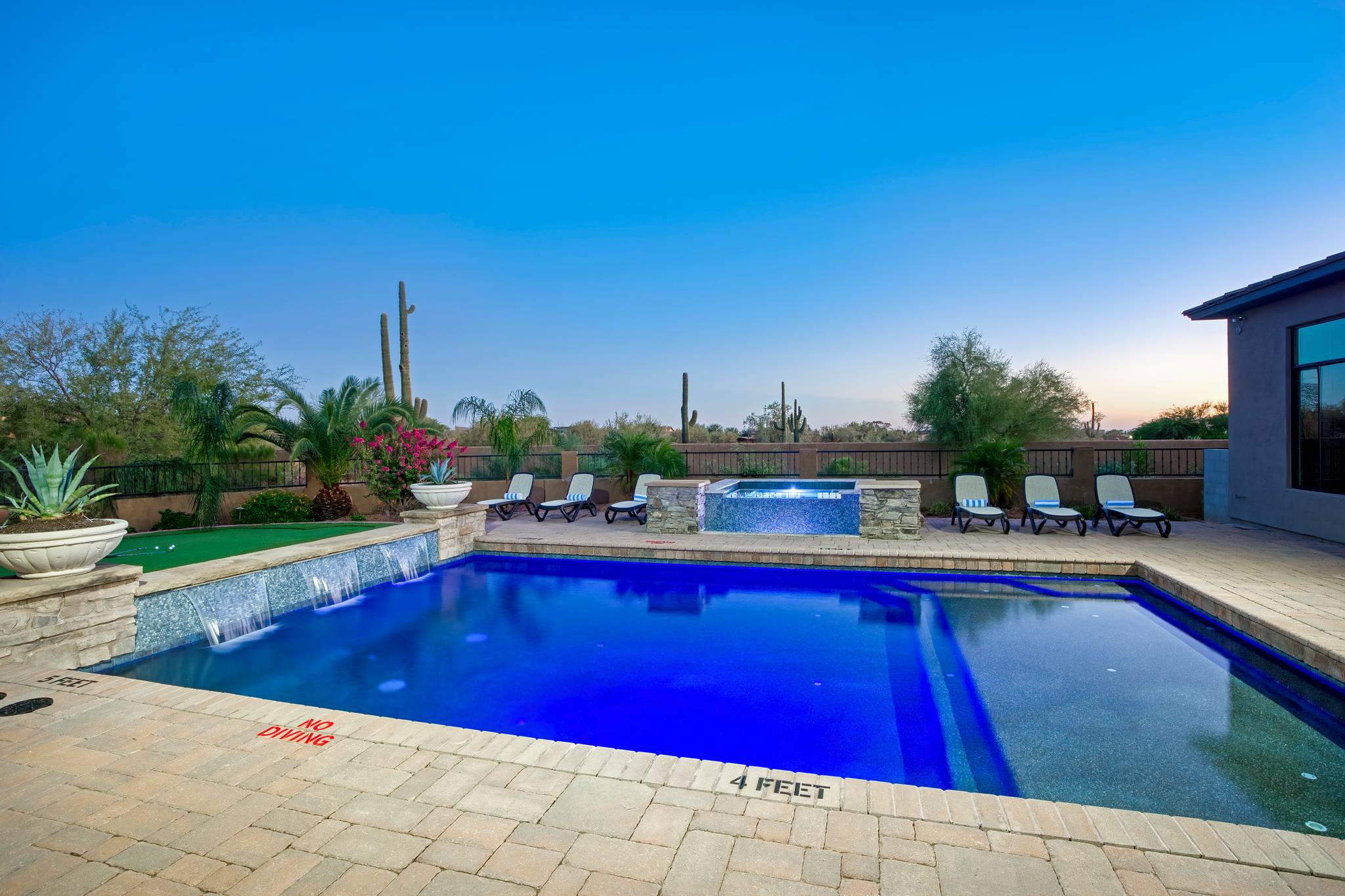 Pinnacle Vista Manor - Image 46