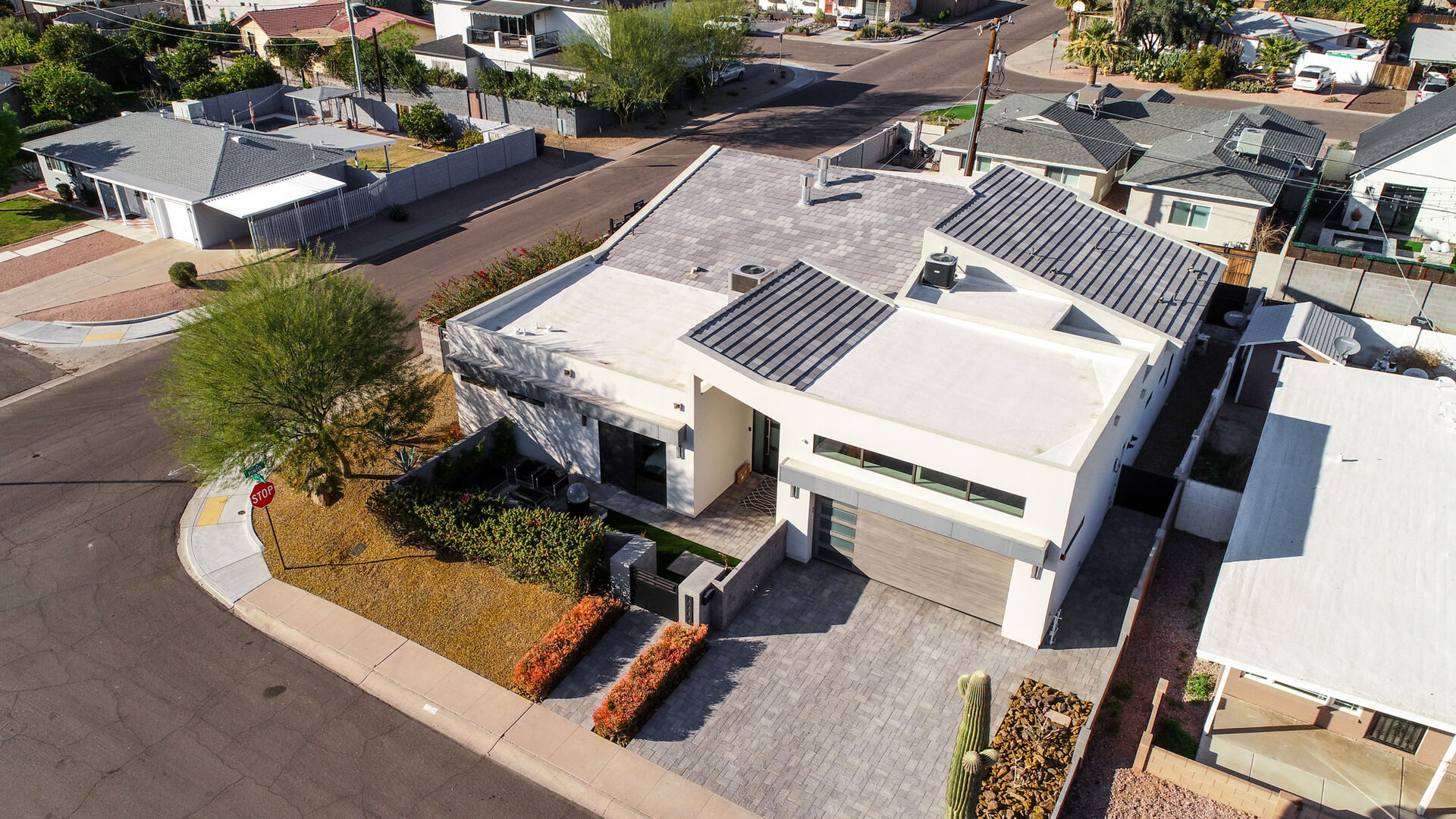 Camelback House - Image 45