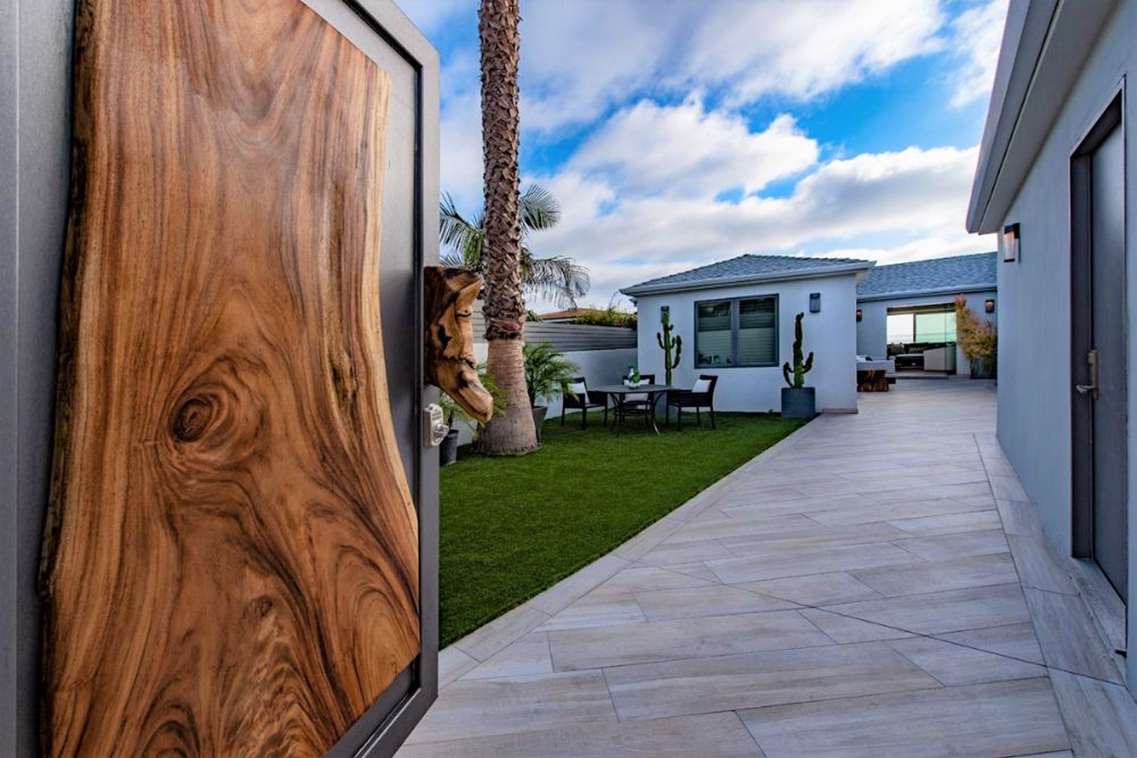 Dolphin Home - Image 2