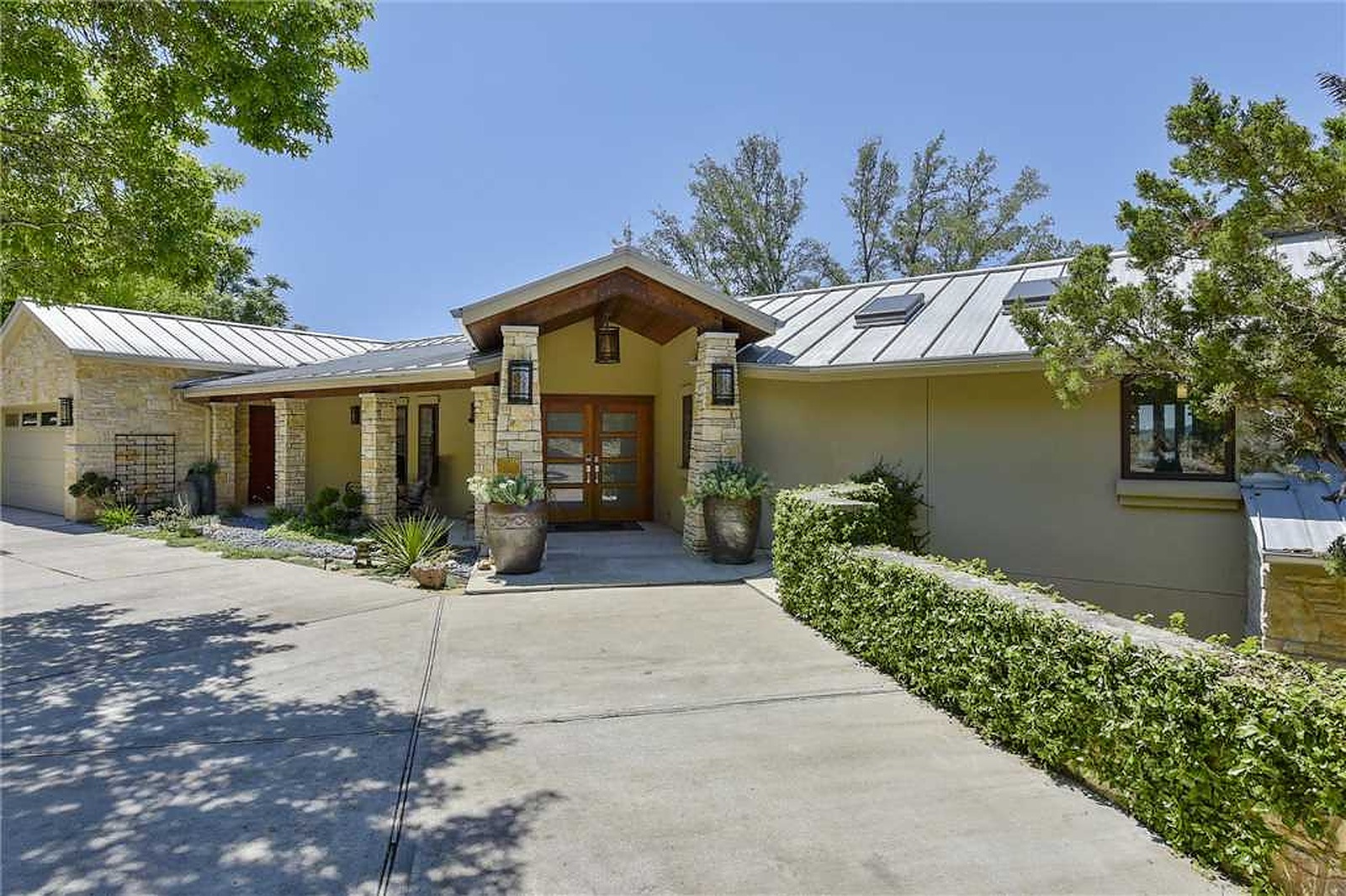 Lakeshore Place - Image 5