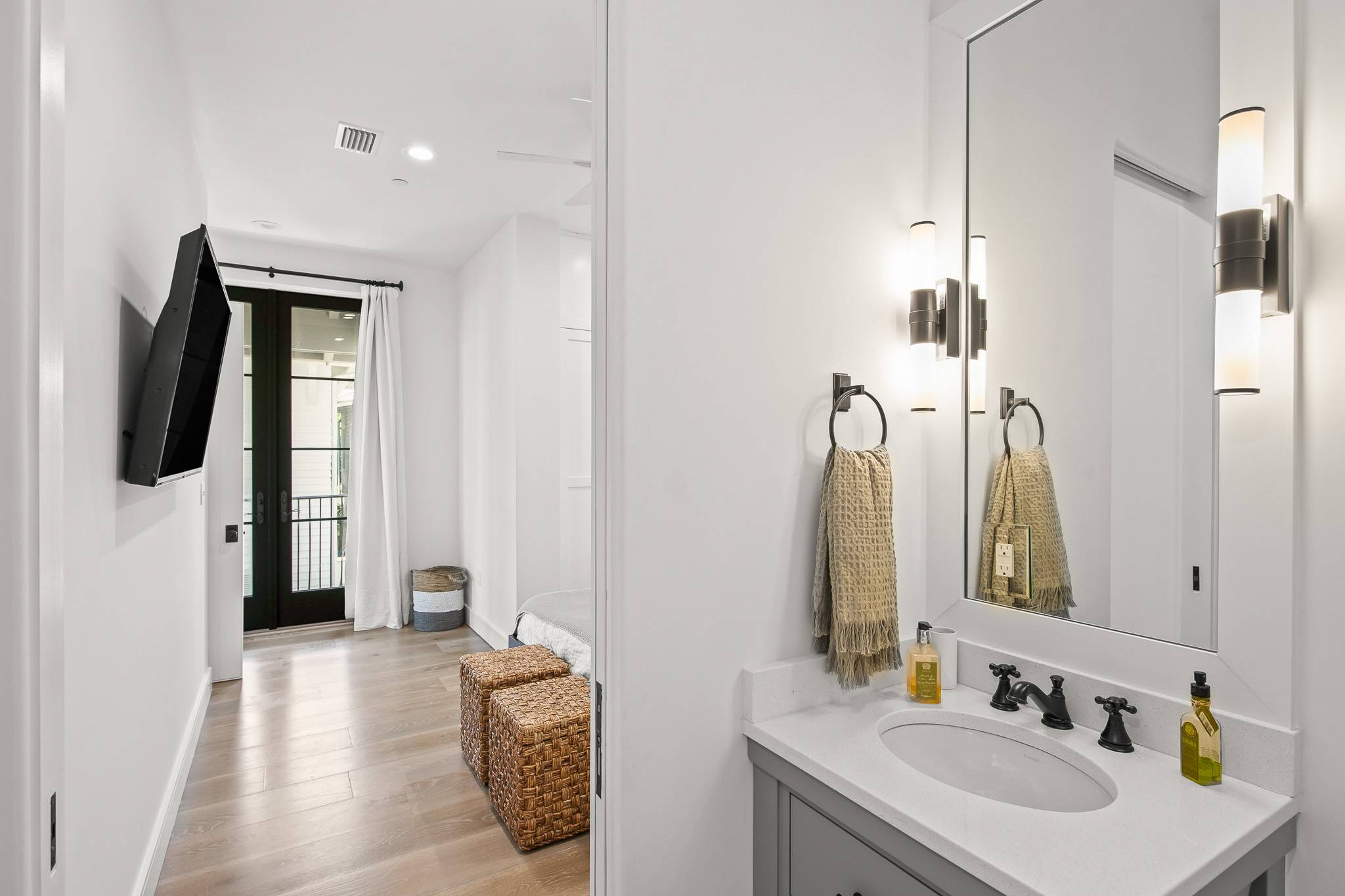 Hamlet Manor - Image 35