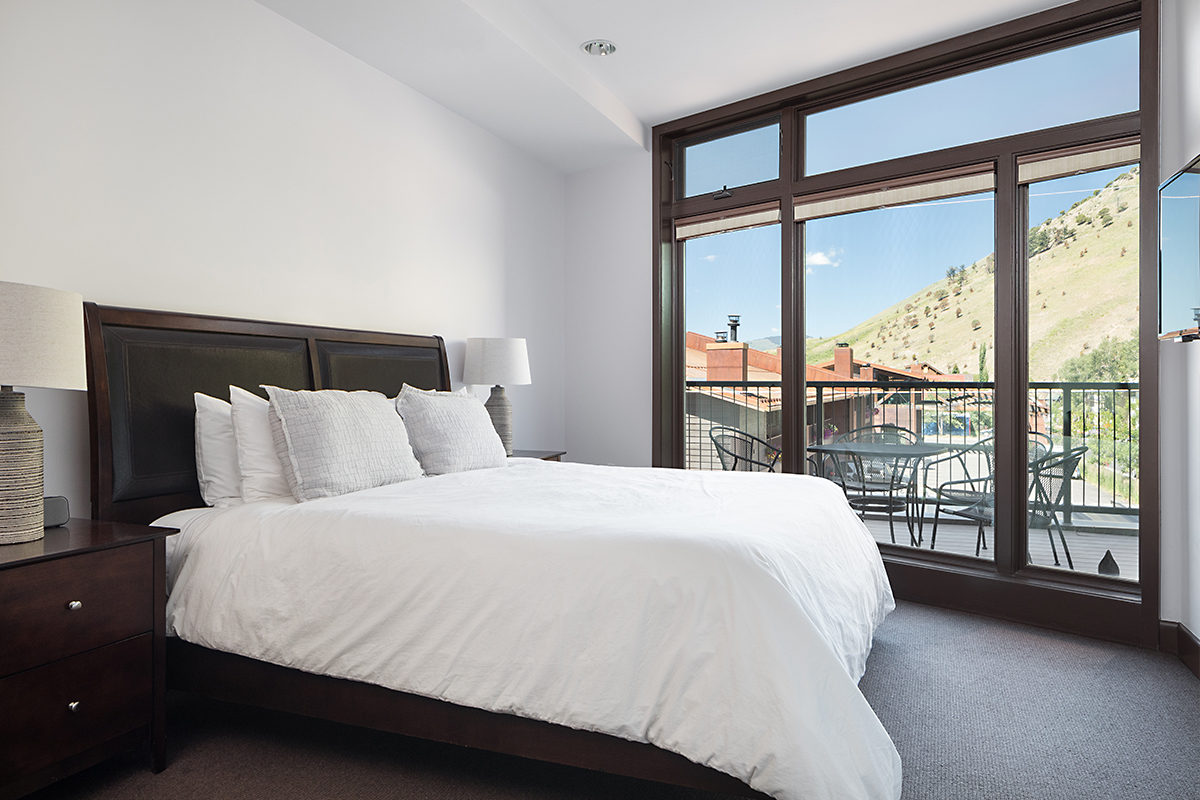 Blacktail Home - Image 6