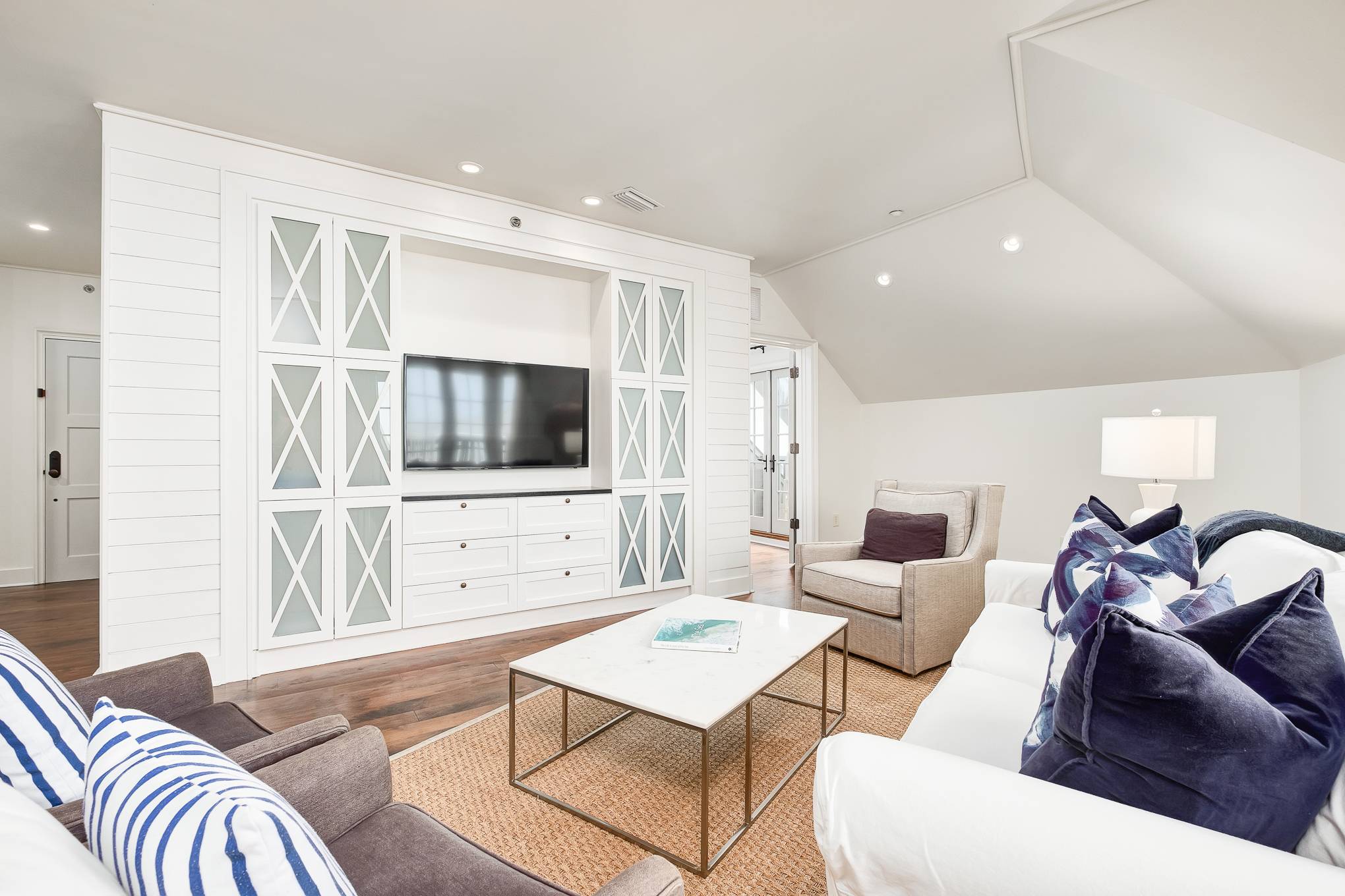 Bowfin Home - Image 6