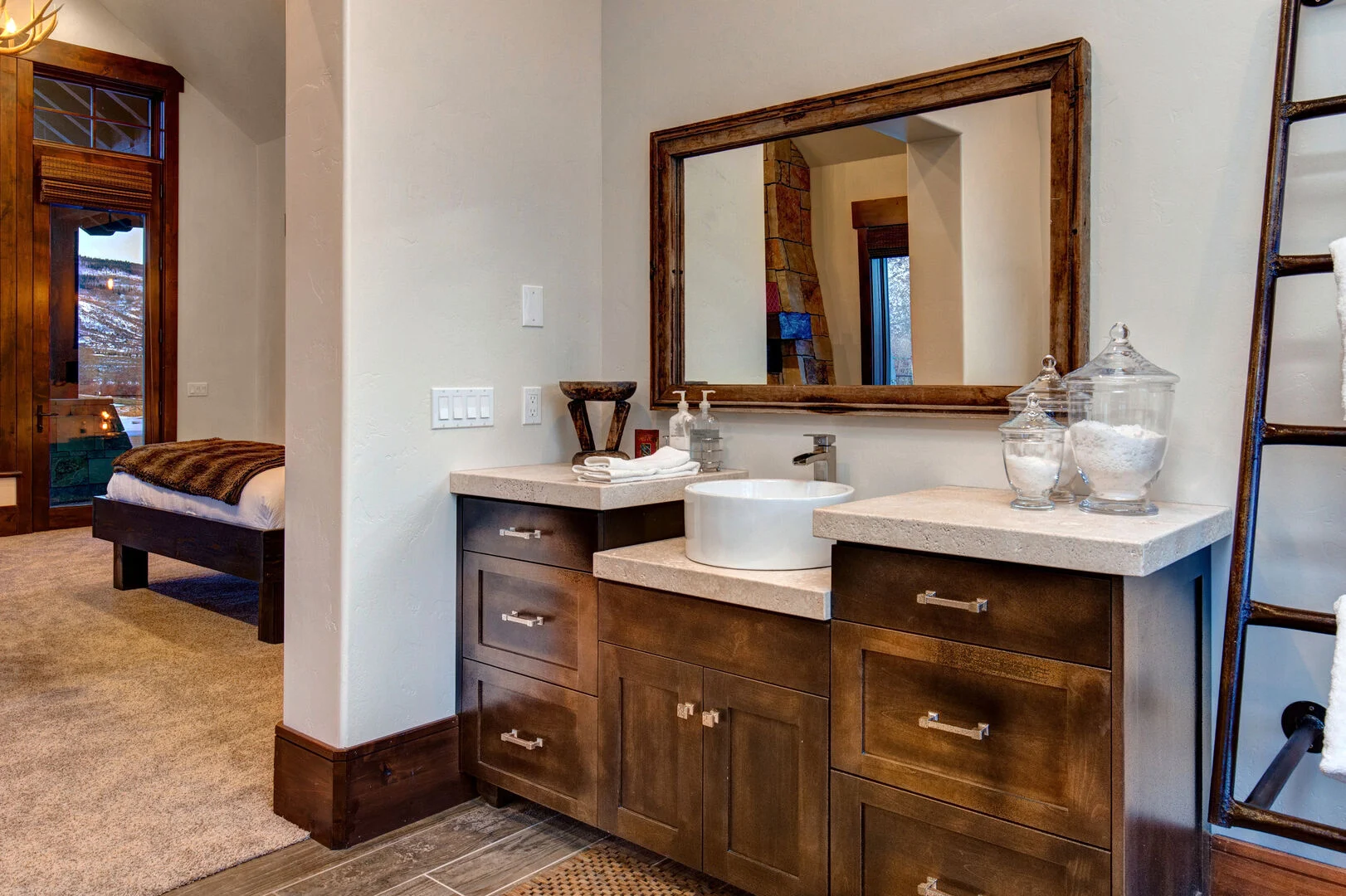 Empire Manor - Image 29