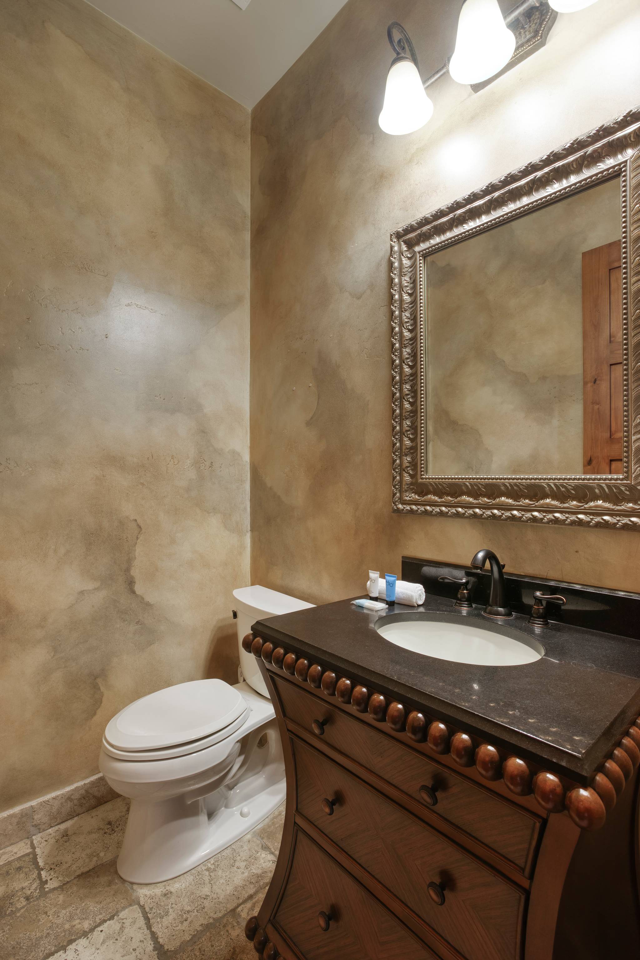 Pinnacle Vista Manor - Image 19