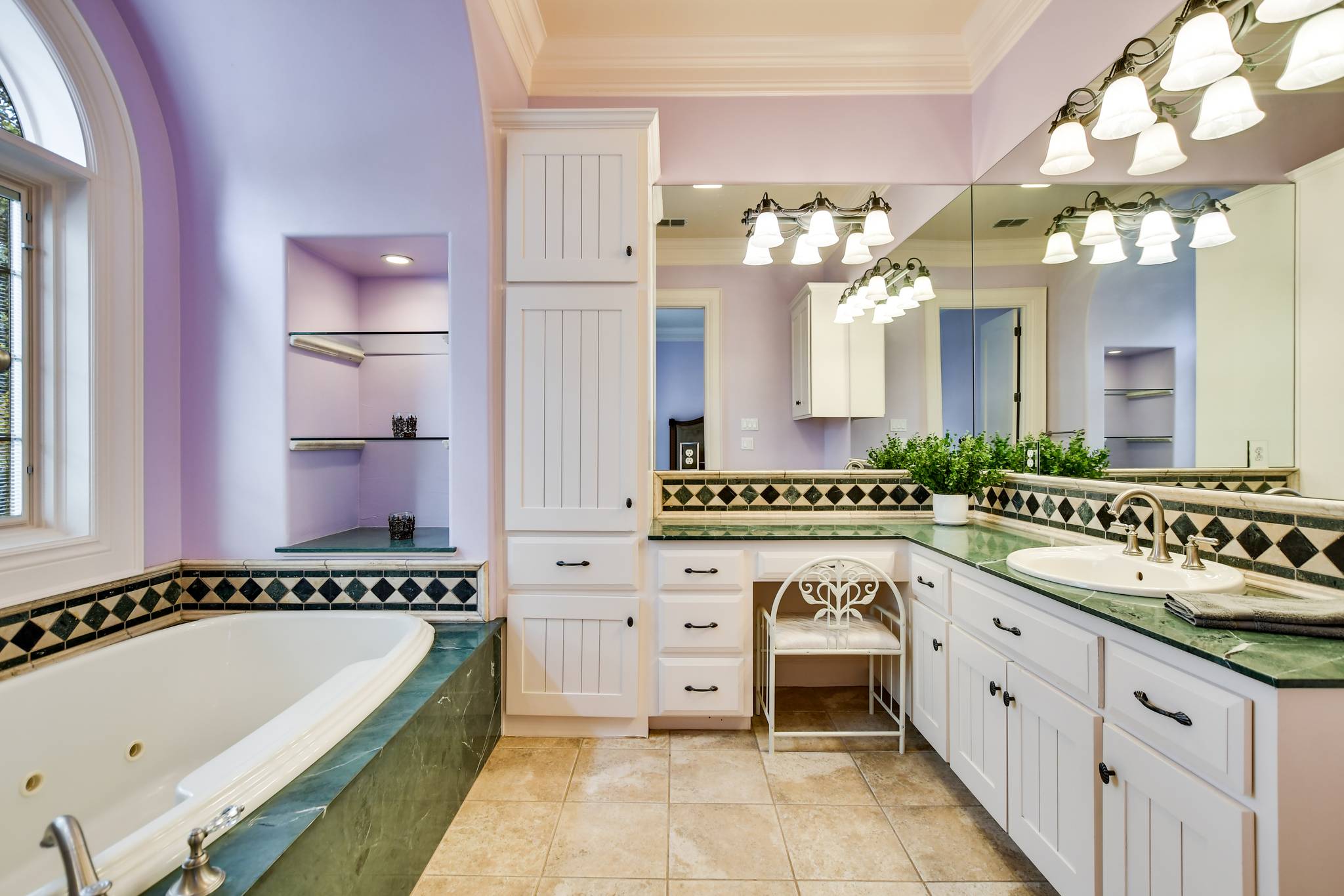 Vaughan Manor - Image 37