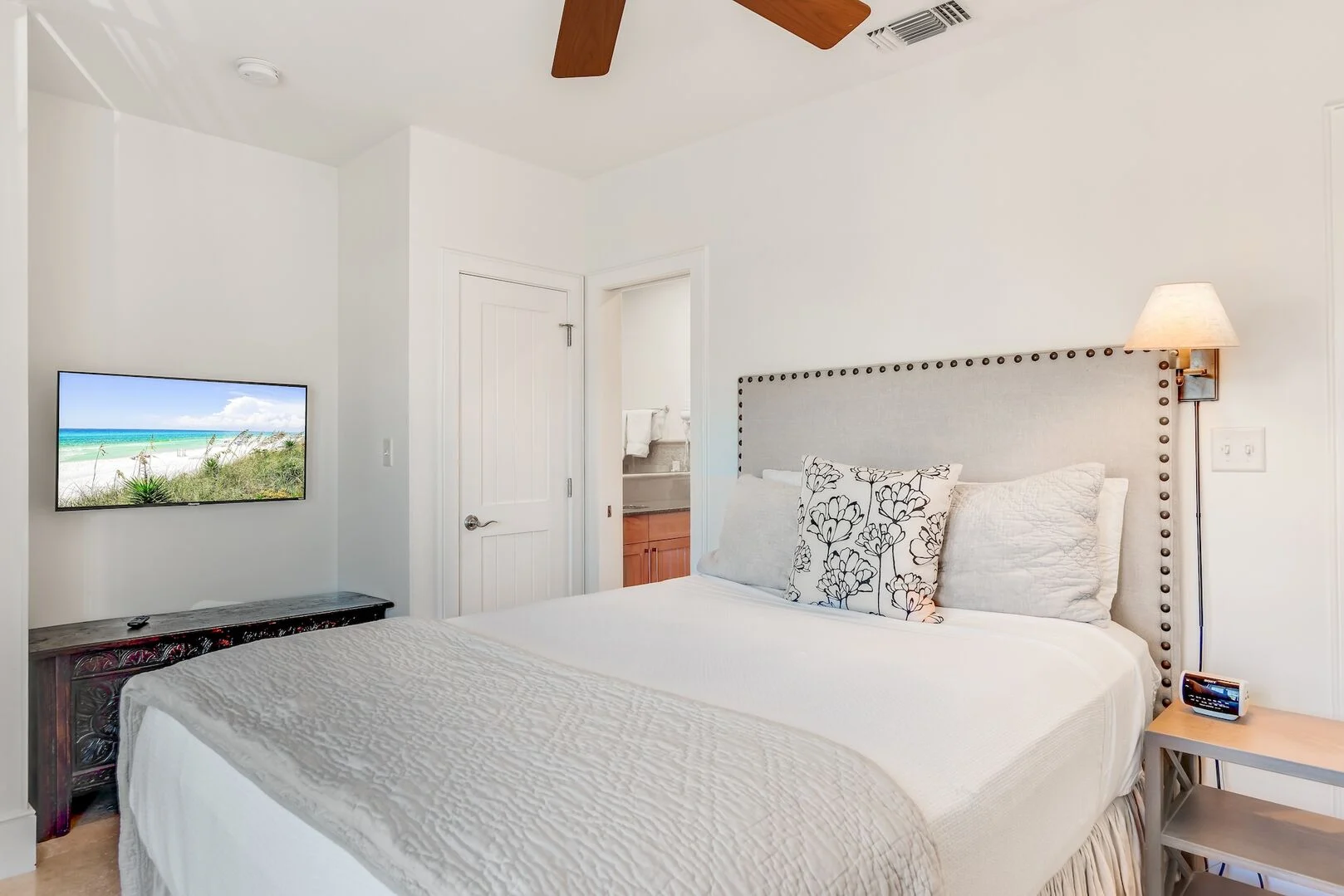 Main Street Penthouse - Image 19